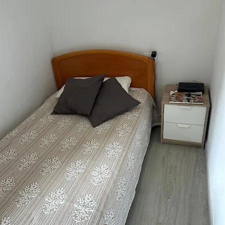 Apartment Bravaholidays-420-colon, 2nd Line Beach, Wifi *