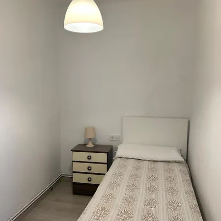 Bravaholidays-420-colon, 2nd Line Beach, Wifi Apartment *