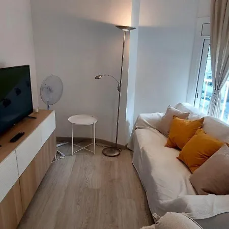 Bravaholidays-420-colon, 2nd Line Beach, Wifi Lejlighed